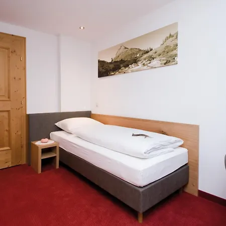 Garni Rauch Hotell 3*