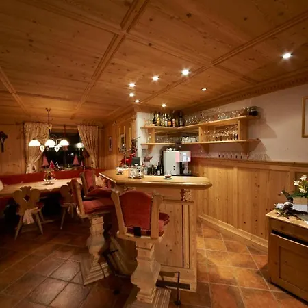 Hotel Garni Rauch St. Anton am Arlberg